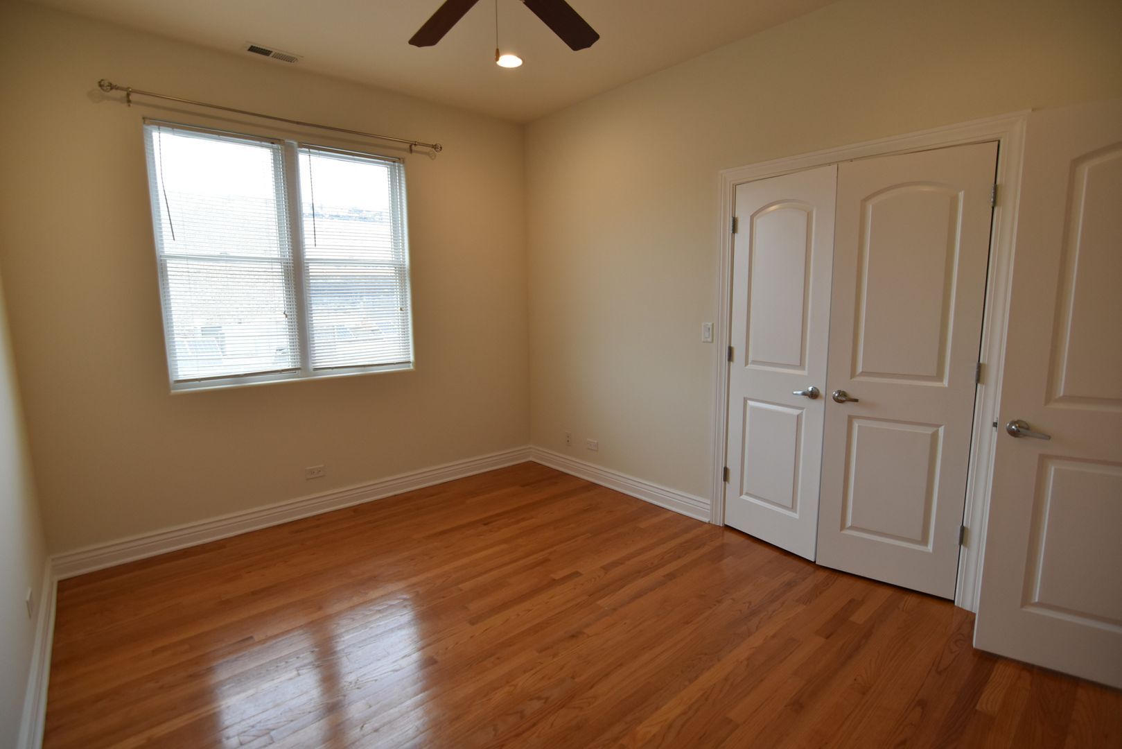 Building Photo - 5140 N Clark St