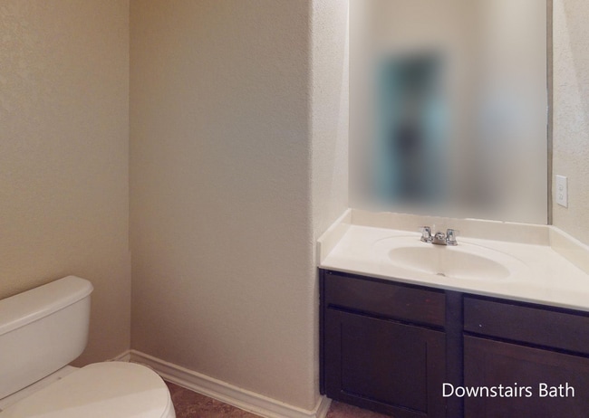 Building Photo - modern elegance and comfort