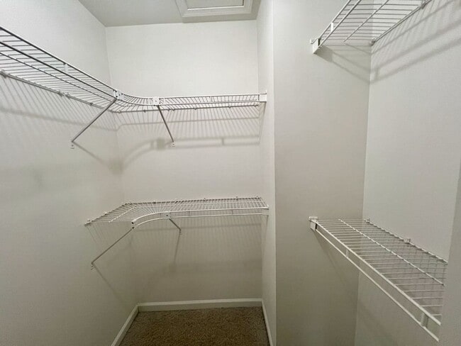 Building Photo - Townhome in a Great Community! 3bd/2.5ba