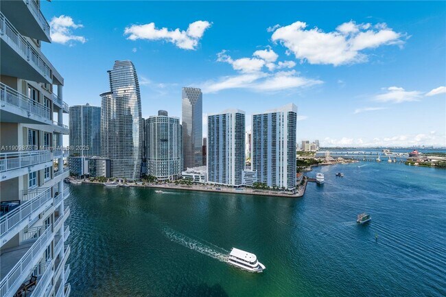 Building Photo - 888 Brickell Key Dr