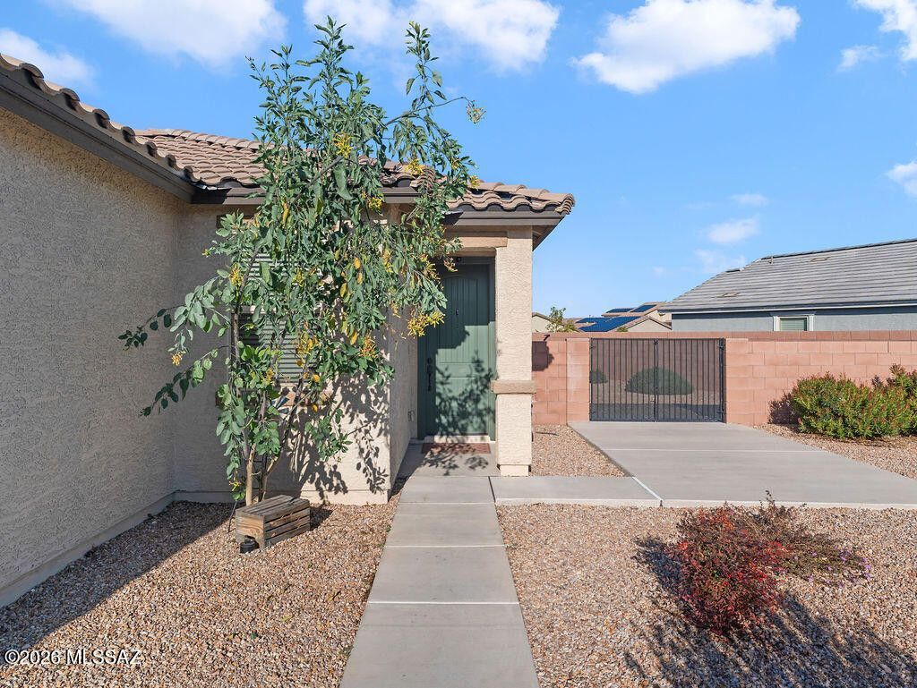 Building Photo - 7996 S Golden Bell Dr