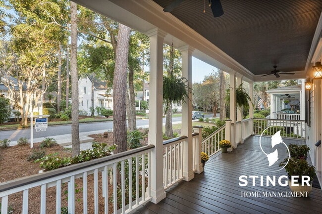 Building Photo - 14 Hayek St