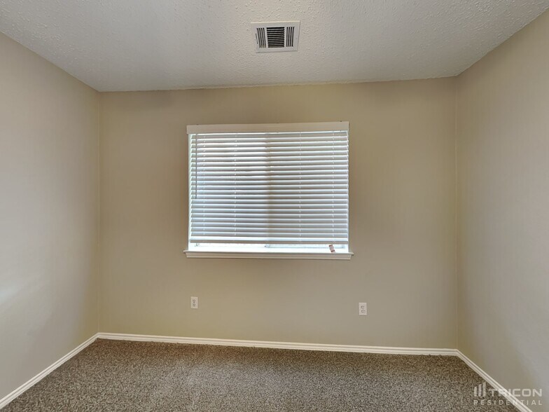 Building Photo - 5208 Wolverton Ct