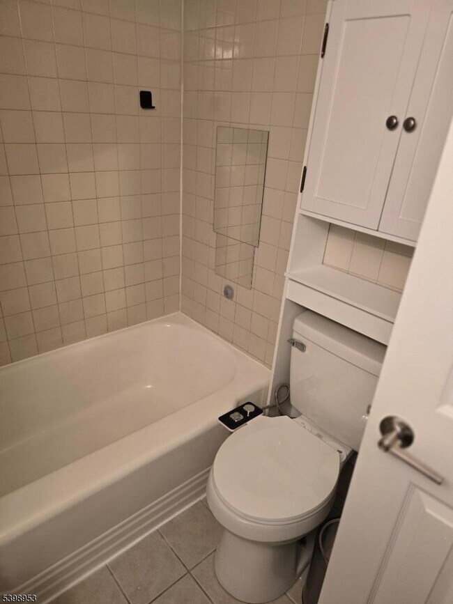 Building Photo - 18 Donna Dr