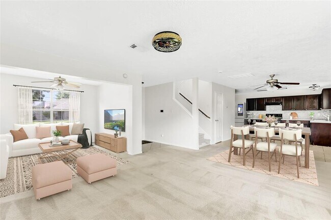 Building Photo - 9834 Bobolink Dr