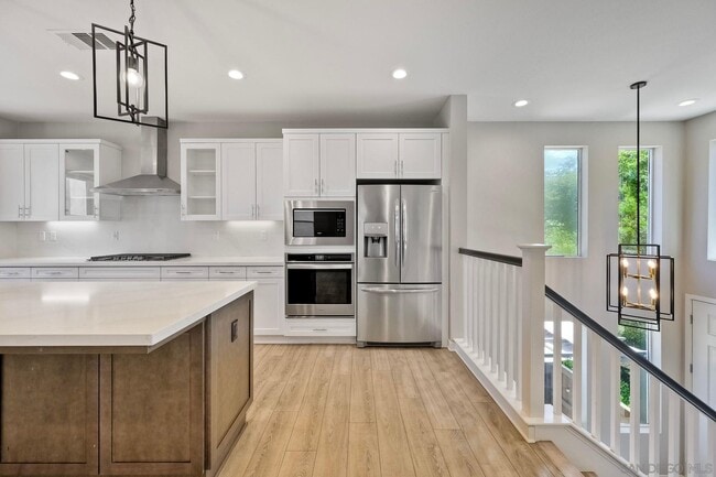 Building Photo - 16242 Camden Cir