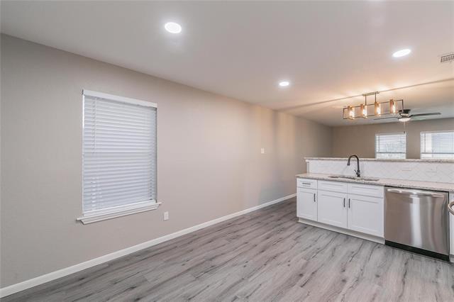 Building Photo - 12911 Kingsgate Dr