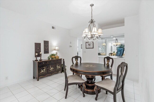 Building Photo - 5083 Lake Catalina Dr