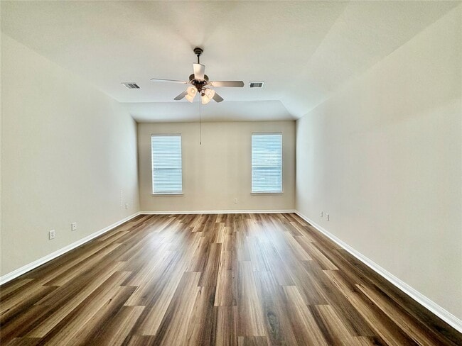Building Photo - 25111 Hazel Ranch Dr