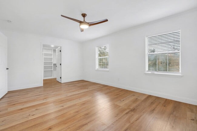 Building Photo - 2704 Nantucket Ln