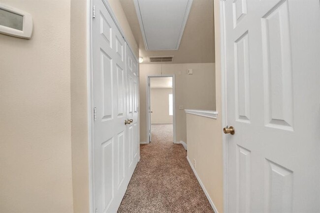 Building Photo - 23859 Pebworth Pl