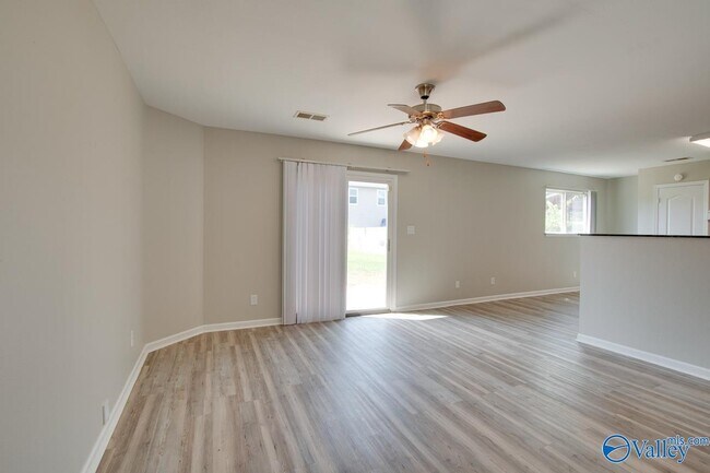 Building Photo - 128 Farmington Dr