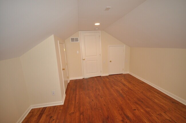 Building Photo - 505 Pyke Rd