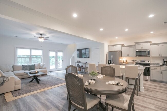 Building Photo - 3337 Alta Ln