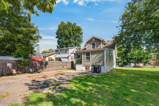 Building Photo - 730 Iowa Ave