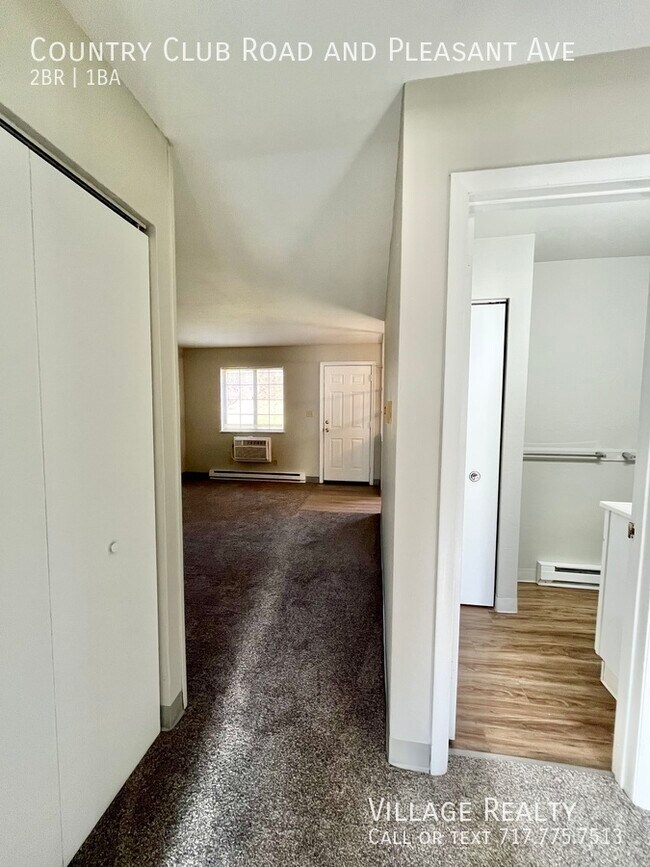 Building Photo - 605 Country Club Rd