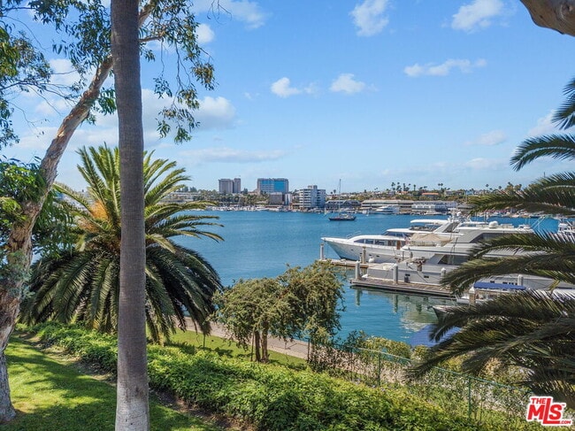 Building Photo - 213 Via Cordova