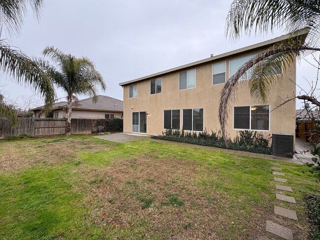 Building Photo - 3116 W Buena Vista Ave