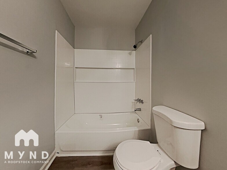 Building Photo - 1334 Reid St