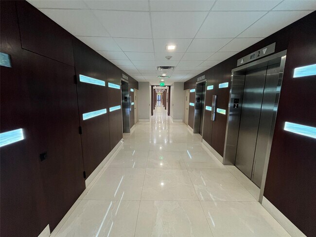 Building Photo - 3500 Galt Ocean Dr