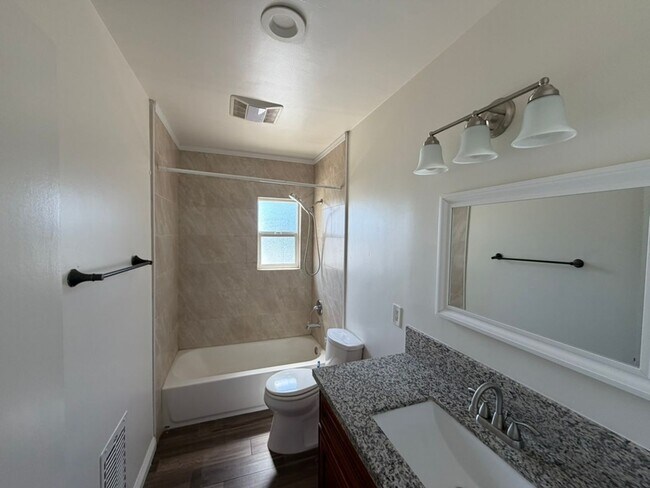 Building Photo - 512 S La Serena Dr