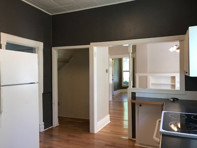 Building Photo - Vintage, Northend, Spacious Home ~ Availab...