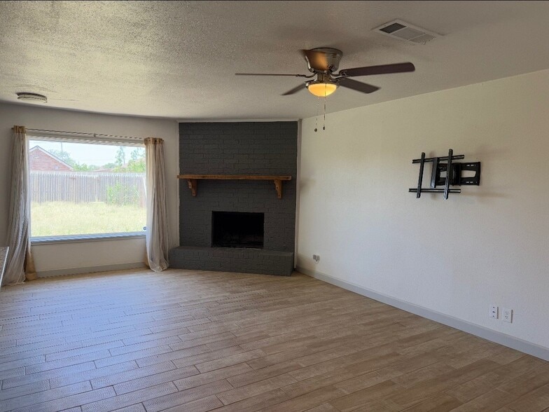 Building Photo - 604 Beckley Dr
