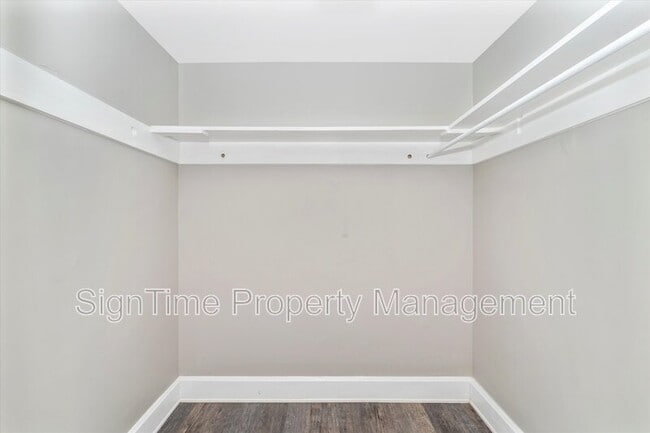 Building Photo - 267 S Prospect St