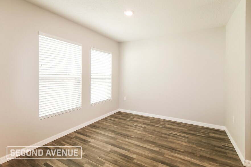 Building Photo - 2761 W Shaw Pl