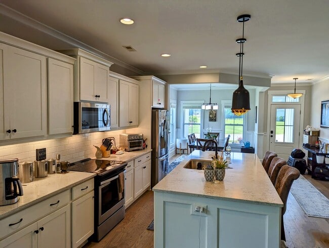 Building Photo - Gorgeous 4 Bedroom, 2.5 bath in Summerhouse community - Holly Ridge