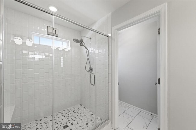 Building Photo - 5559 Trafalgar Cir