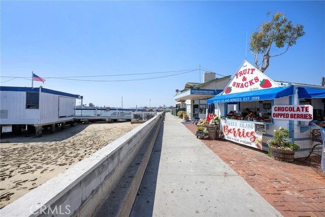 Building Photo - 122 Apolena Ave