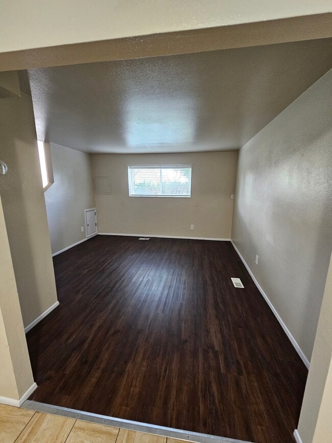 Building Photo - 3963 Dimrall Dr
