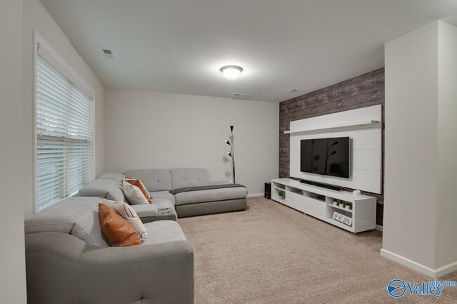 Building Photo - 15133 Lakeside Trail SW