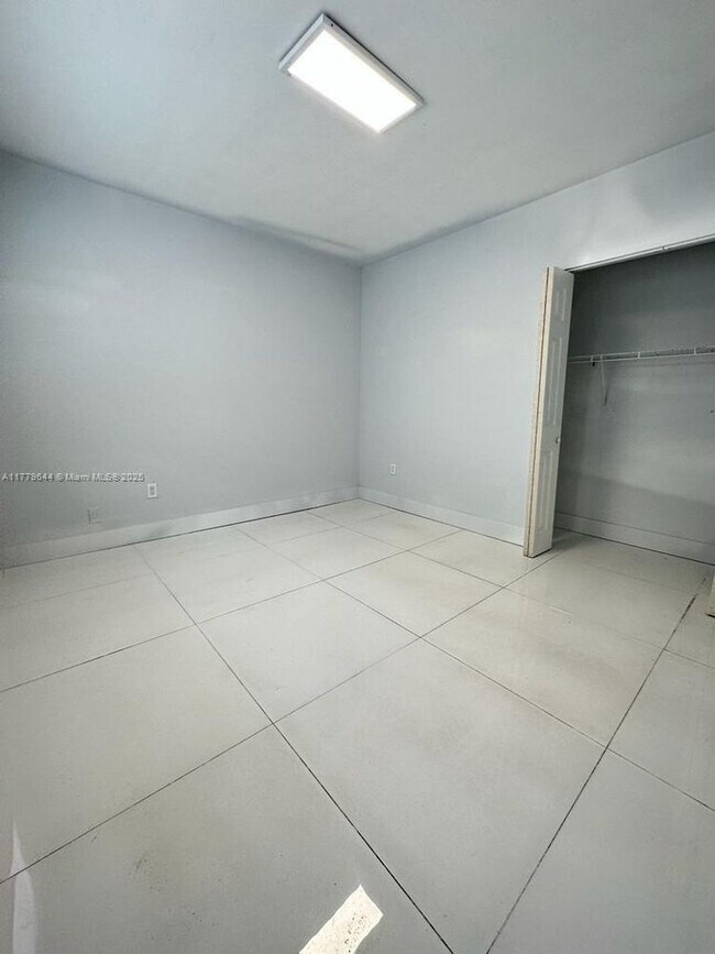 Building Photo - 665 NE 83rd Terrace