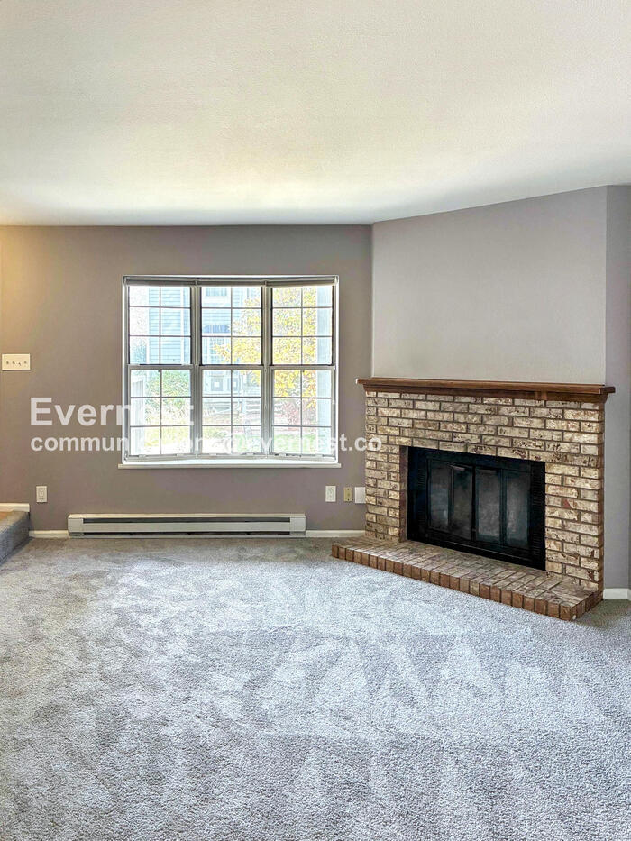 Building Photo - 2828 Silverplume Dr