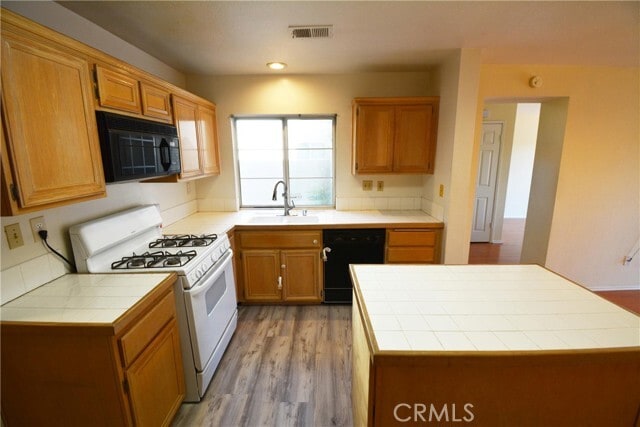 Building Photo - 7386 Greenhaven Ave