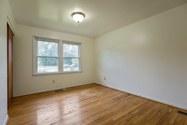 Building Photo - 2411 Old Gate Ct