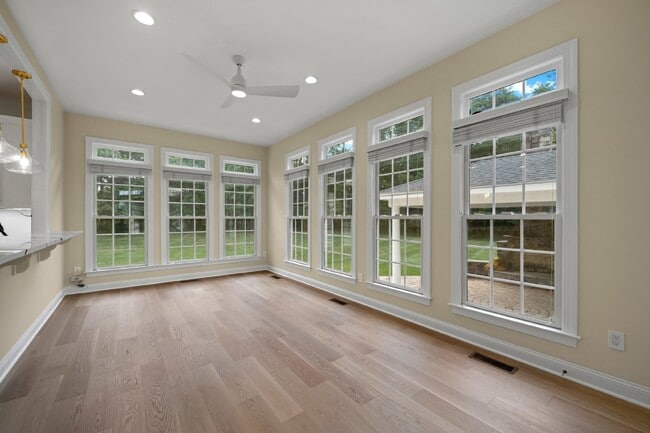 Building Photo - 27556 Paddock Trail Pl