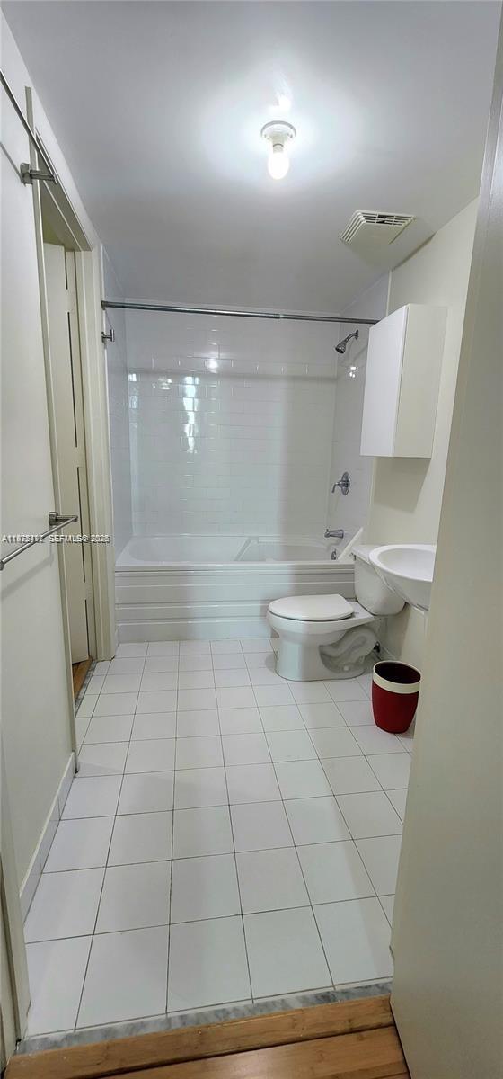 Building Photo - 690 SW 1st Ct