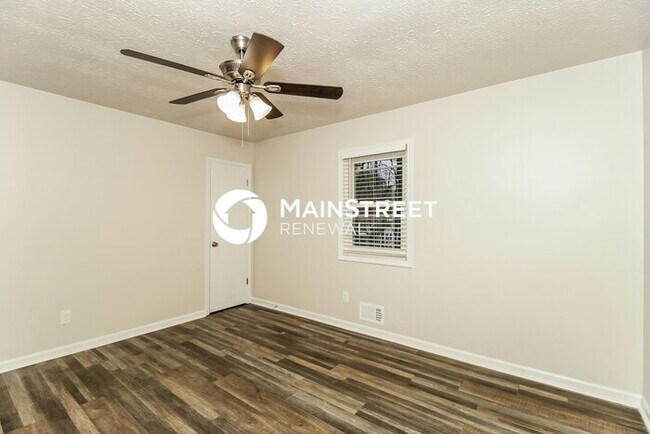 Building Photo - 4 Bedroom Pet-Friendly Home in DOUGLASVILLE, GA with Main Street Renewal