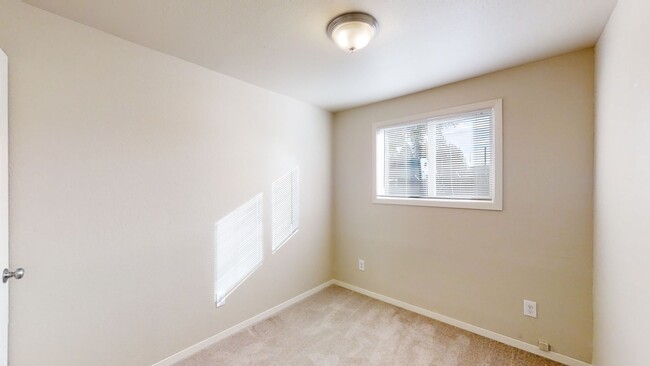 Building Photo - Country House w/ 2 Bedroom + Den - Washer, Dryer, Storage Shed & Plentiful Parking!