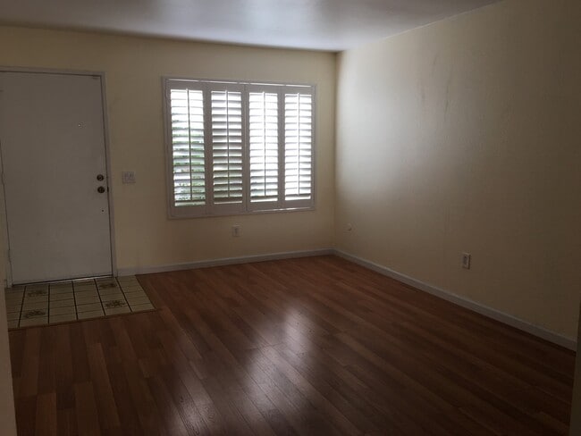 Building Photo - Four Bedroom Two Story Townhome in La Mesa!!!