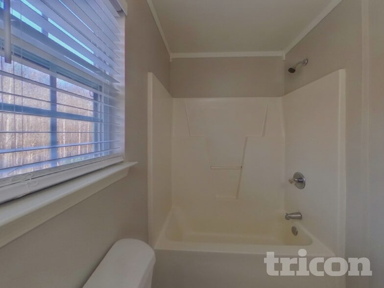 Building Photo - 6250 Dumont Ln