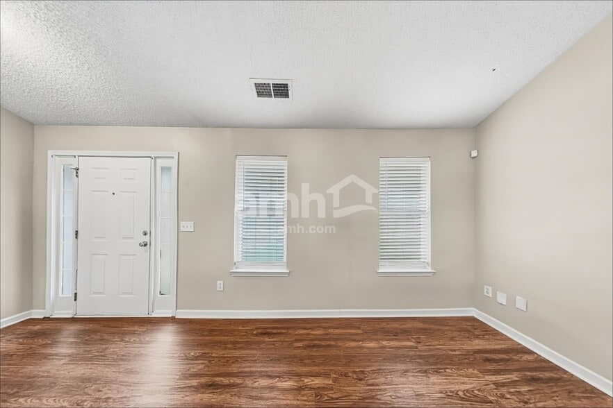 Building Photo - 3276 Peach Ct NW