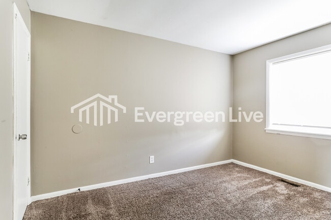 Building Photo - 1665 Shady Lane Rd