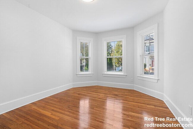 Building Photo - 79 Sydney St