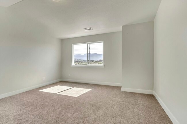 Building Photo - 2050 N 3830 W