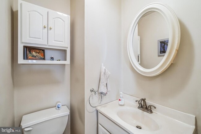 Building Photo - 449 Parker Ave