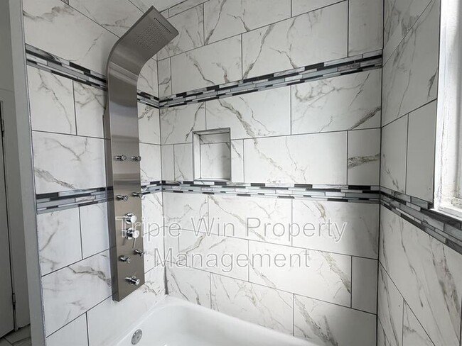 Building Photo - 123 W Thornton Ave